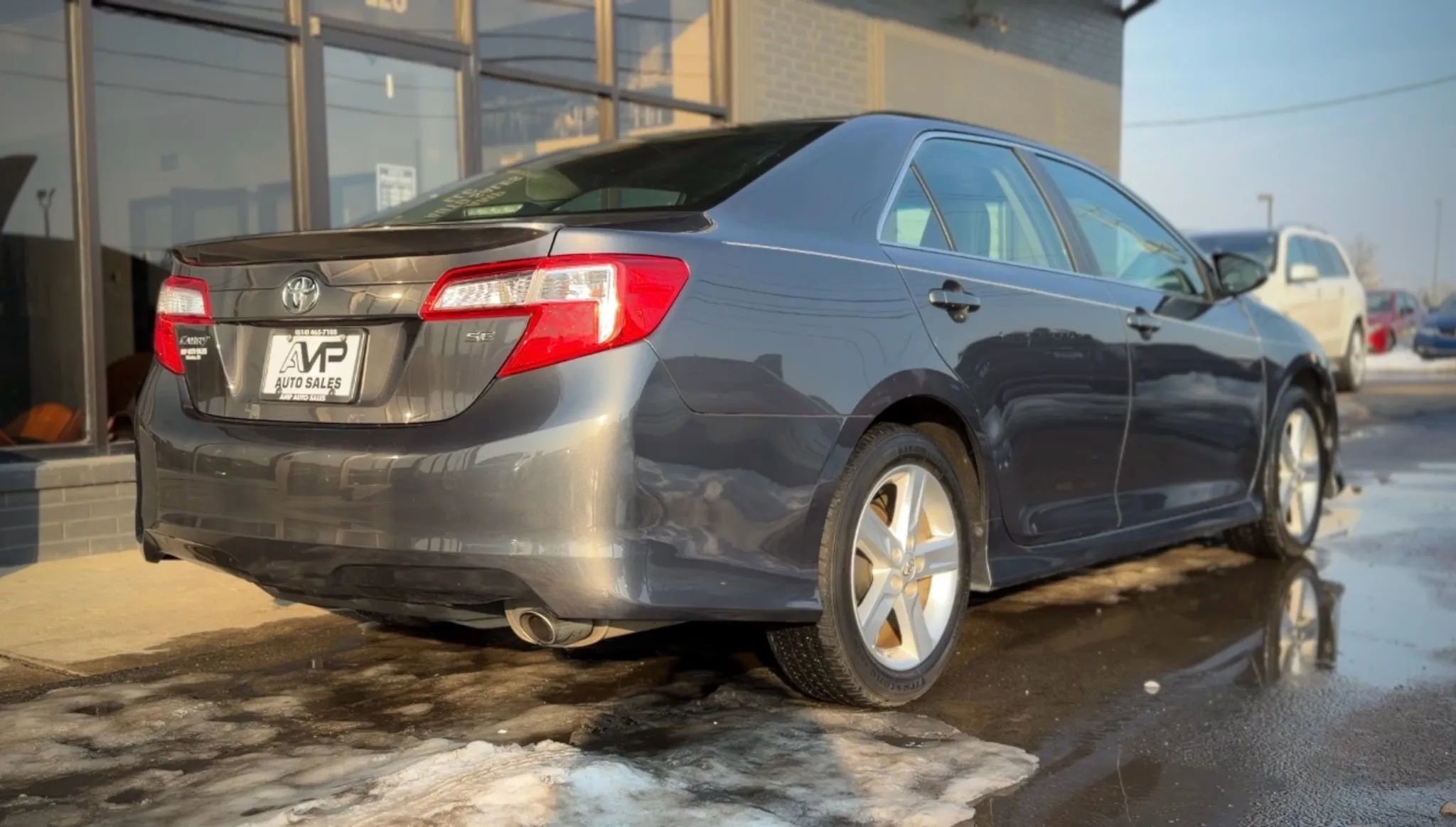 Used 2013 Toyota Camry SE image 2