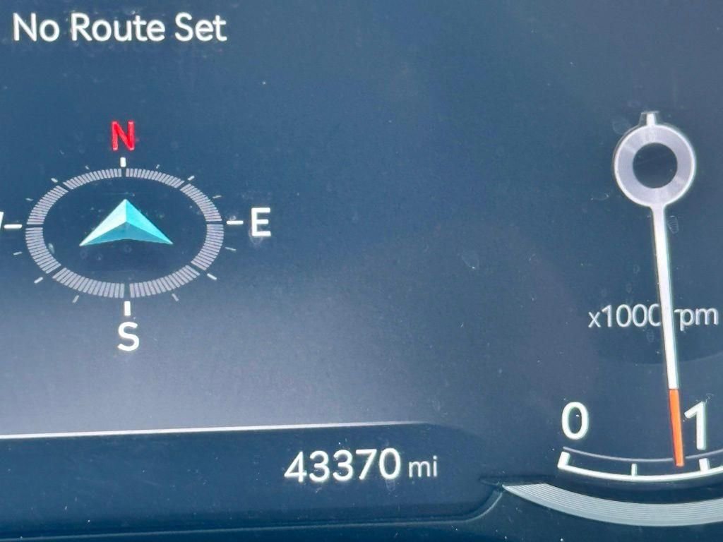 Used 2024 Genesis GV80 2.5T image 19