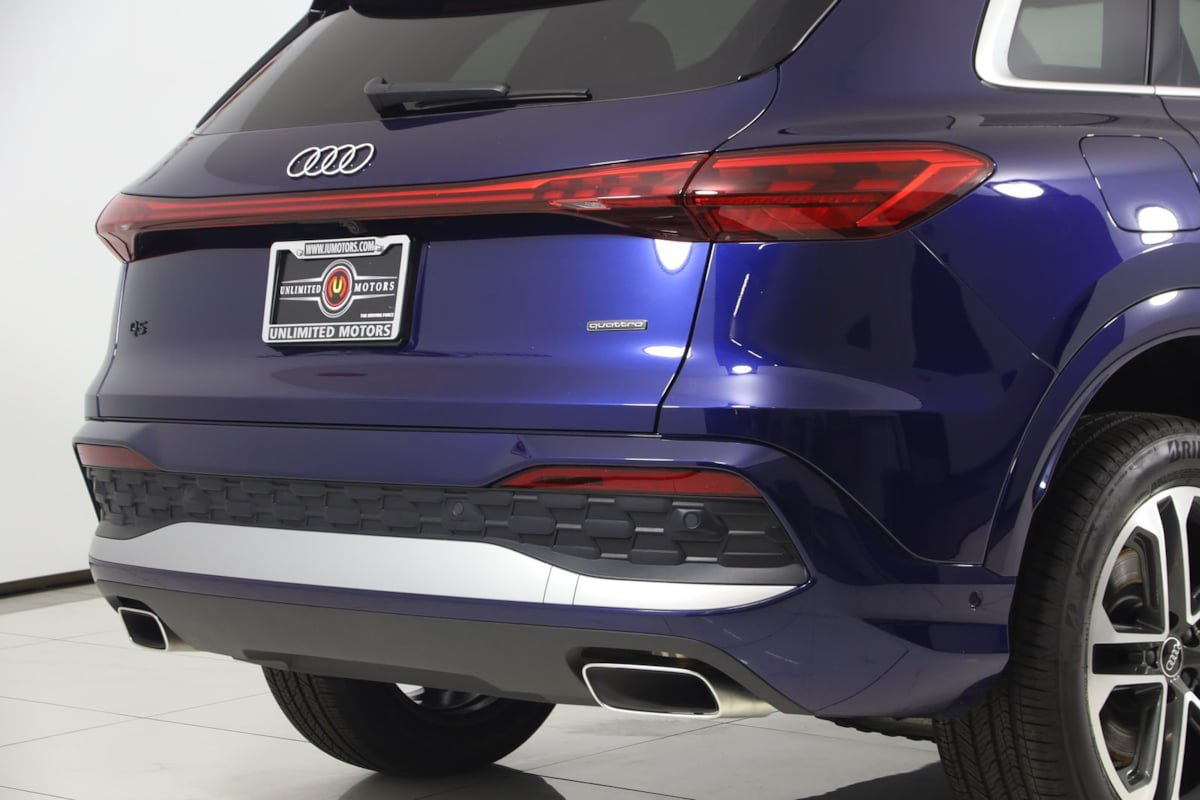 Used 2025 Audi Q5 Premium w/ Convenience Package AWD/4WD image 43