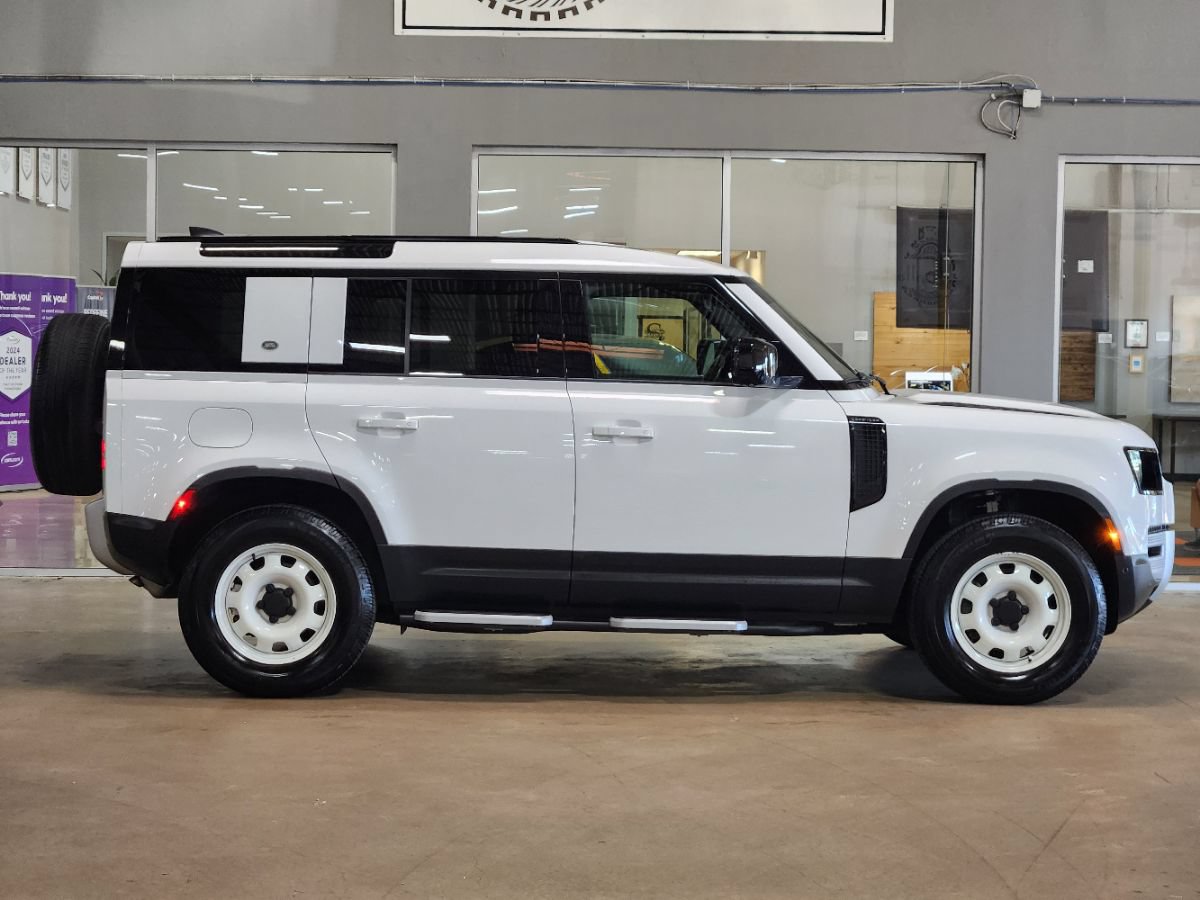 Used 2022 Land Rover Defender 110 AWD/4WD image 5