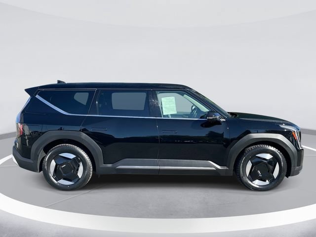 Used 2024 Kia EV9 Light Long Range RWD image 3
