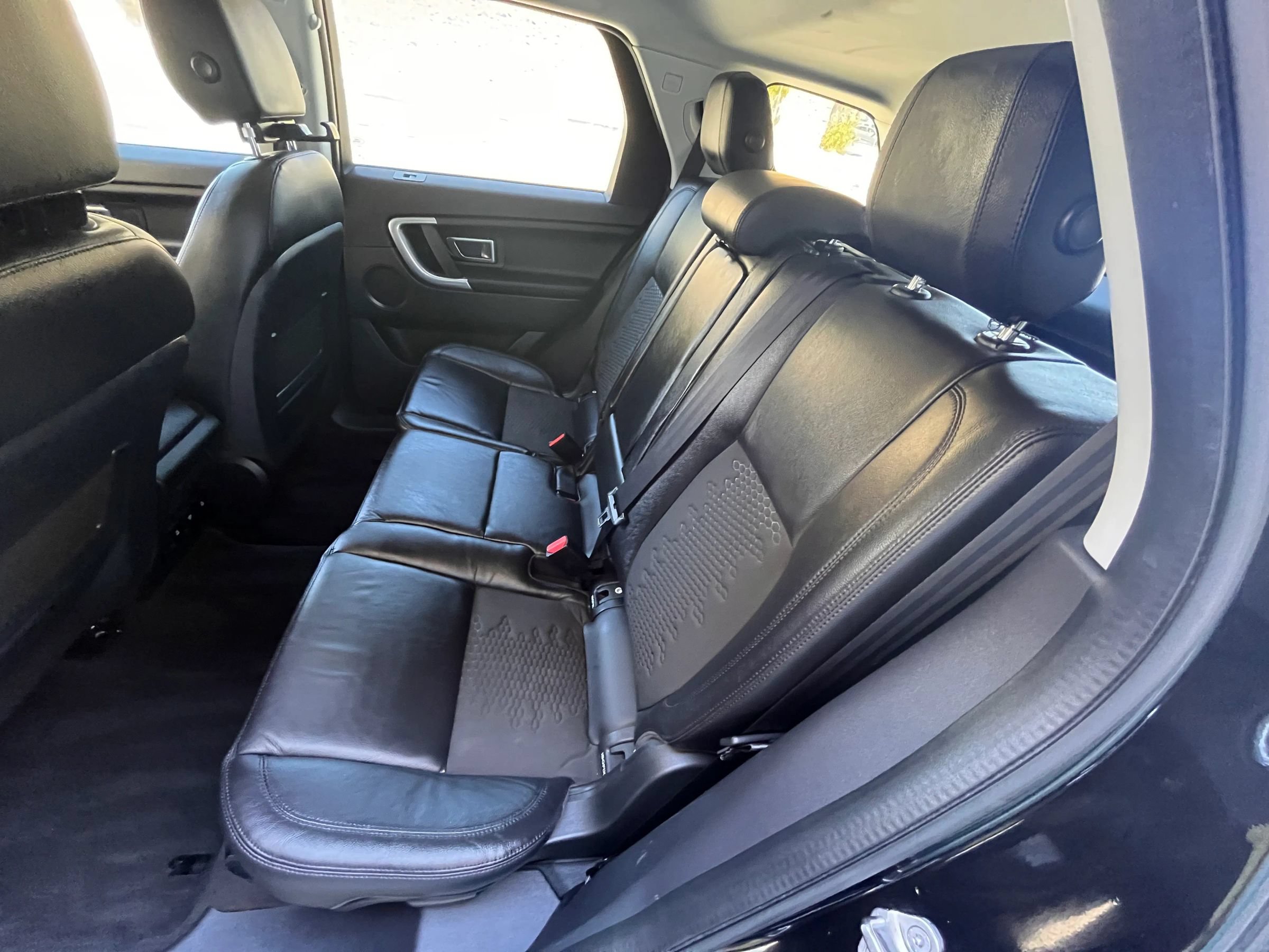 Used 2019 Land Rover Discovery Sport SE AWD/4WD image 13