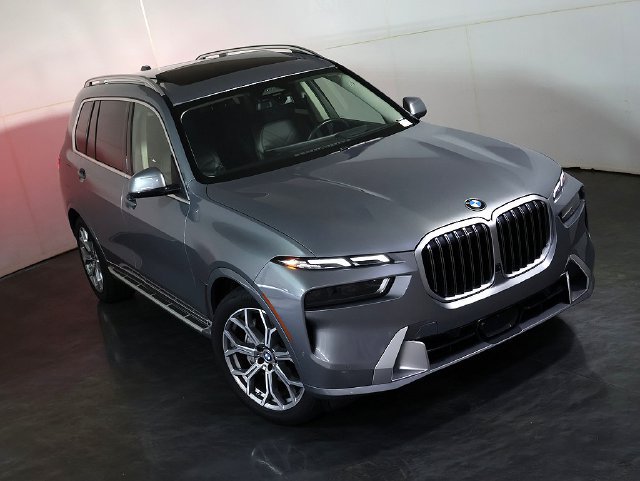 Used 2025 BMW X7 xDrive40i AWD/4WD image 7