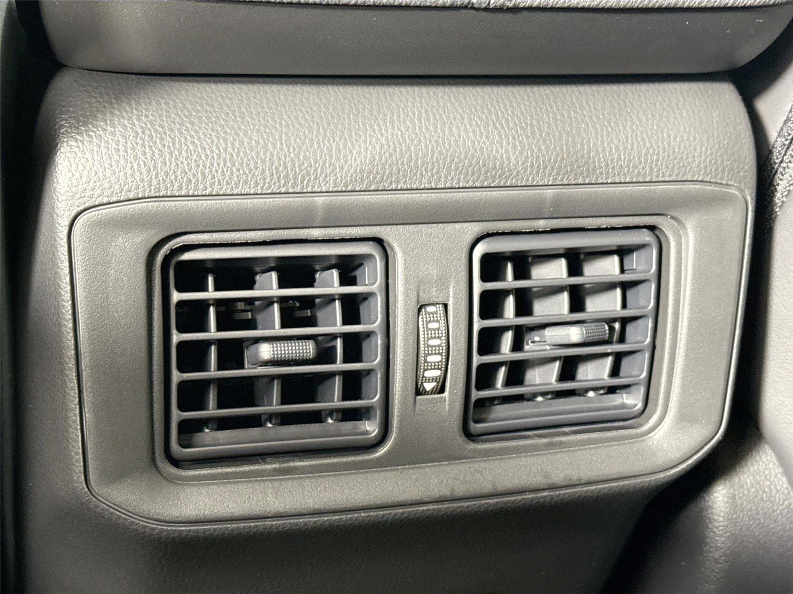 Used 2025 Toyota RAV4 XLE Premium image 40