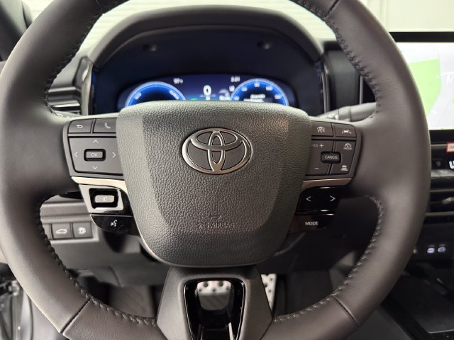 Used 2026 Toyota Camry XSE w/ Premium Plus Package FWD image 9