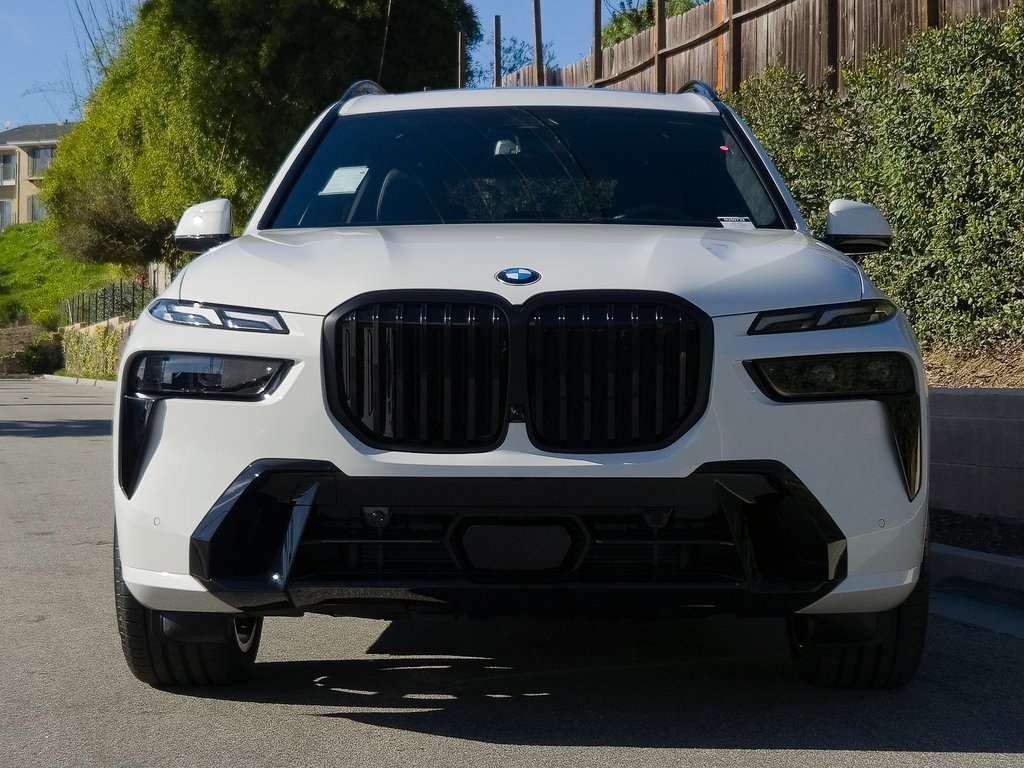 New 2026 BMW X7 xDrive40i w/ M Sport Package image 3