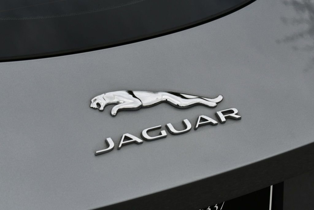 Used 2015 Jaguar F-TYPE Coupe image 11