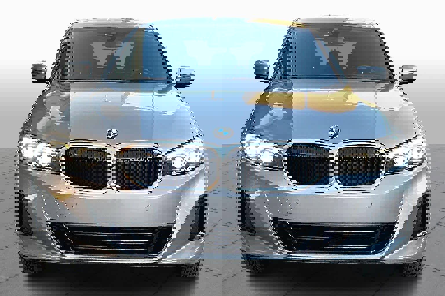 Used 2023 BMW 330i 330i w/ Premium Package image 3