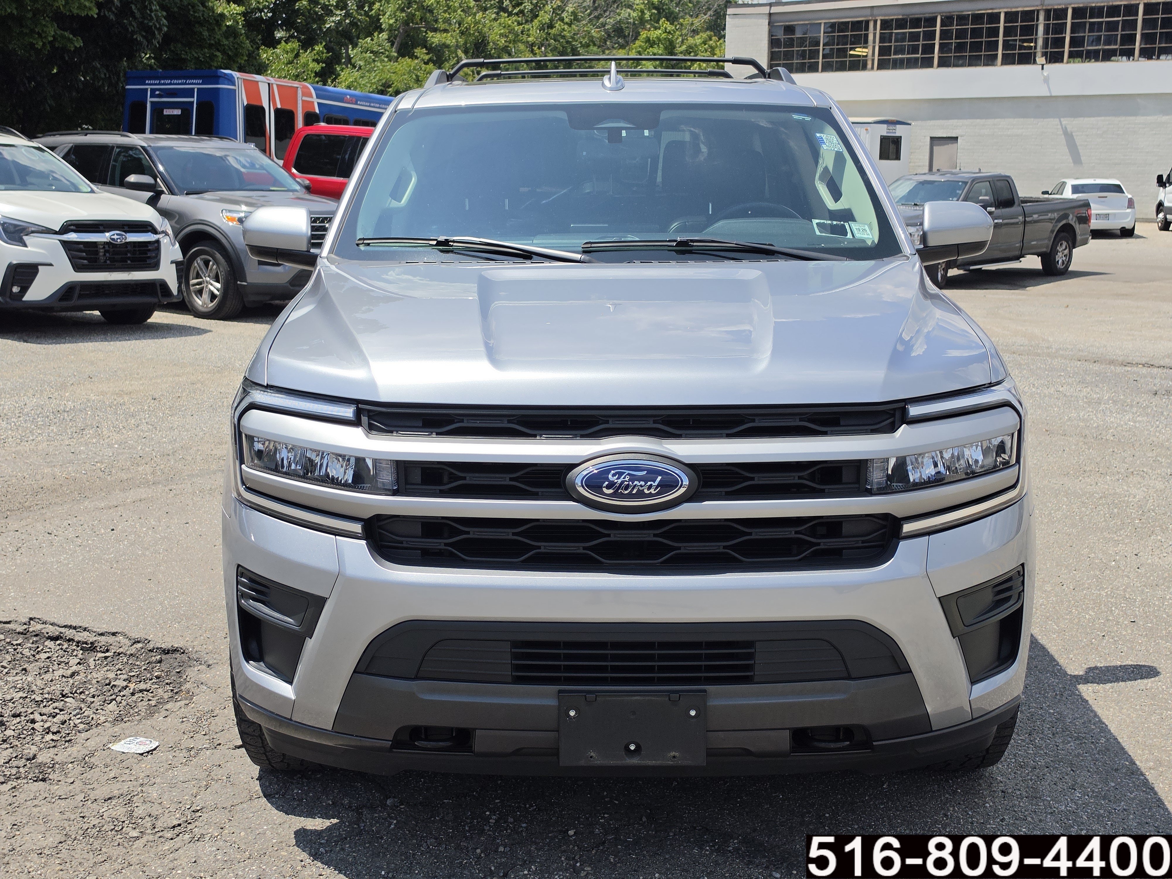 Used 2023 Ford Expedition XLT AWD/4WD image 4