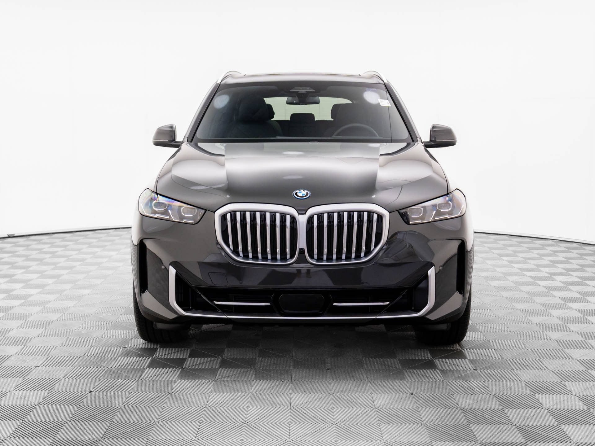 Used 2026 BMW X5 xDrive50e w/ Executive Package AWD/4WD image 9