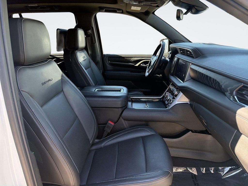Used 2024 GMC Yukon Denali w/ Advanced Technology Package AWD/4WD image 33