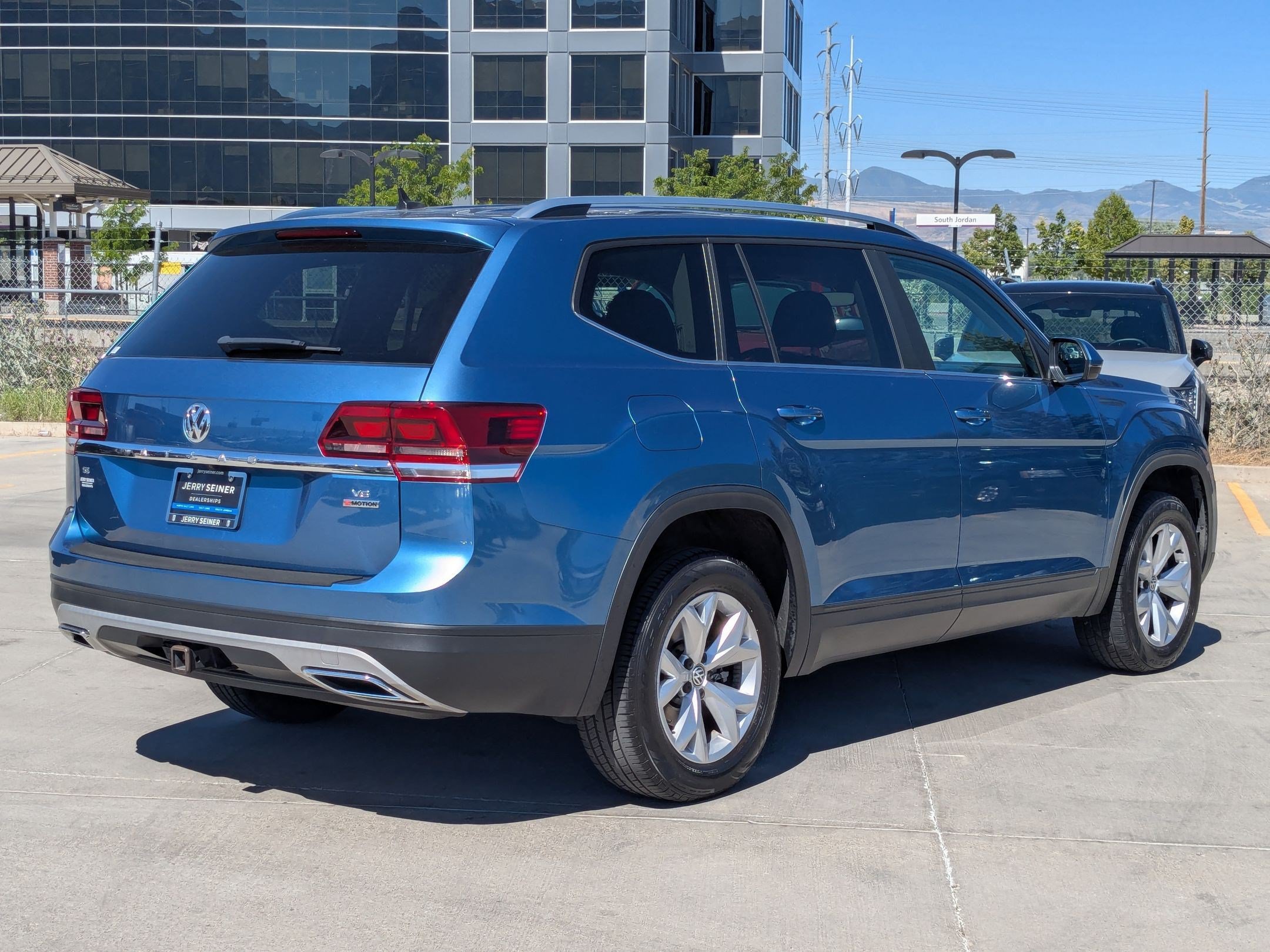 Used 2019 Volkswagen Atlas SE w/ Towing Package AWD/4WD image 5