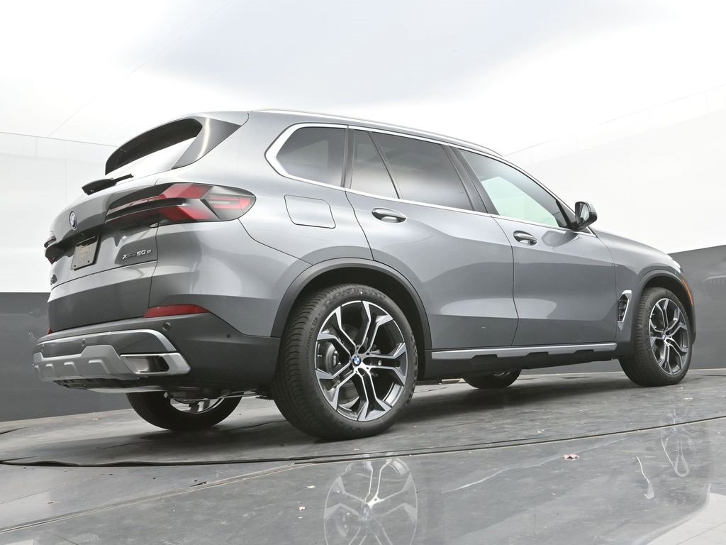 Used 2026 BMW X5 xDrive50e w/ Premium Package image 44