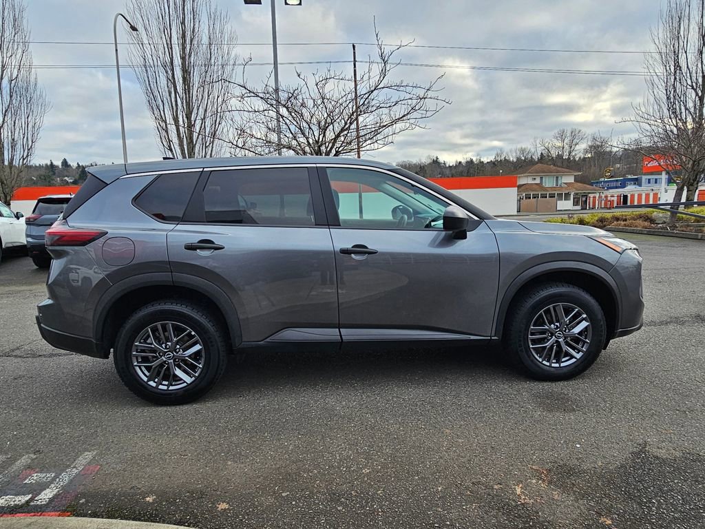 Used 2024 Nissan Rogue S image 4