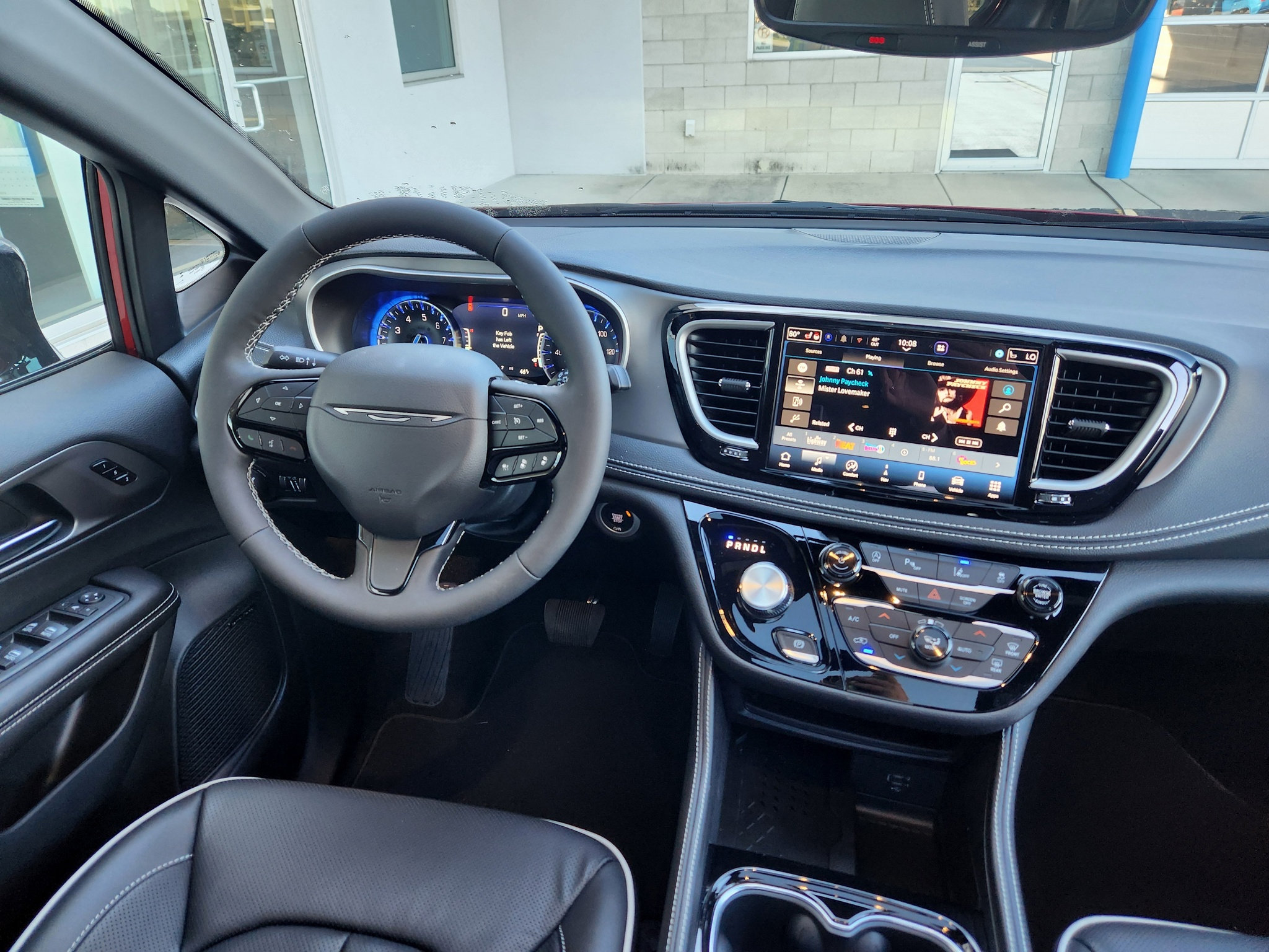 New 2027 Chrysler Pacifica Limited FWD image 4