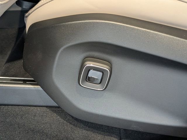 New 2026 Volvo EX90 Ultra image 22