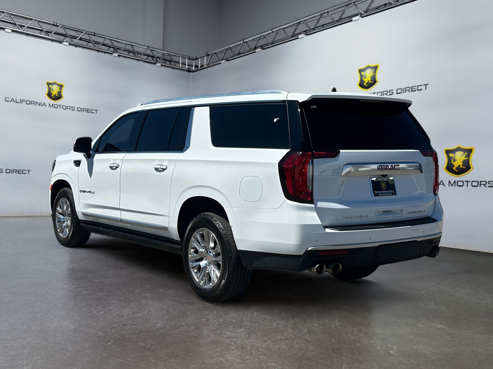 Used 2021 GMC Yukon XL Denali AWD/4WD image 3