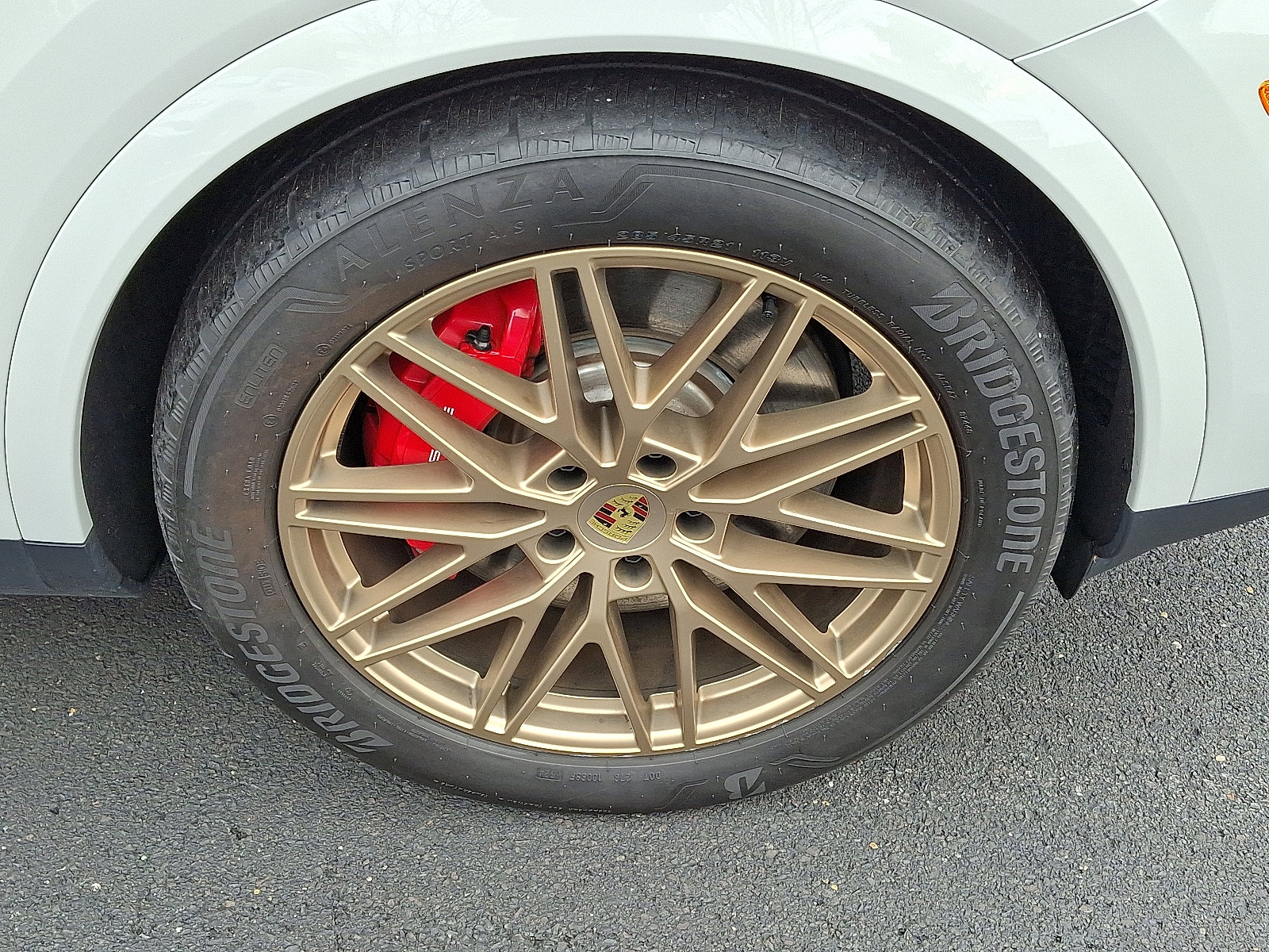 Used 2024 Porsche Cayenne S image 8