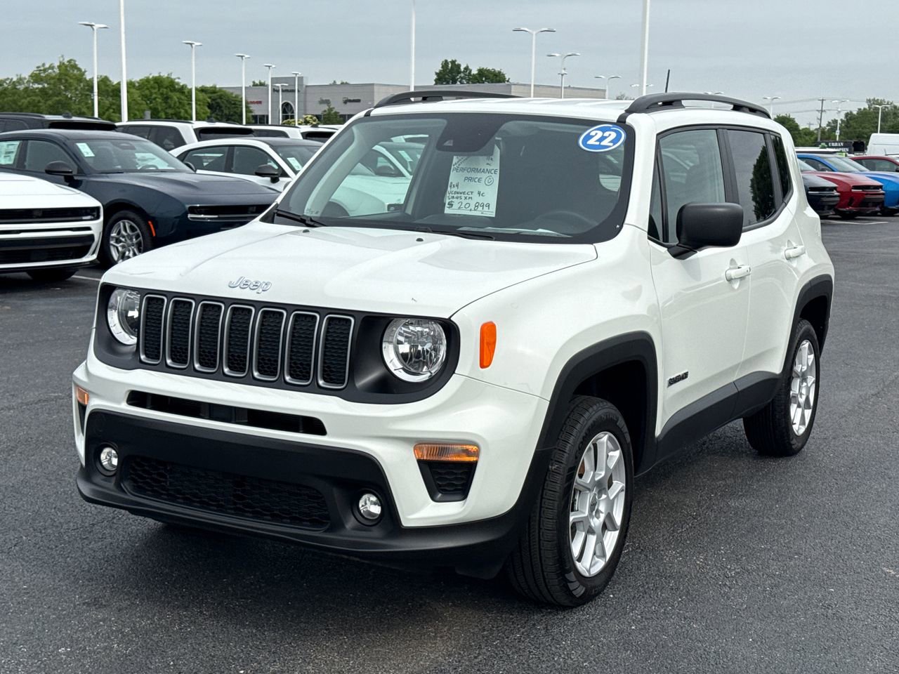 Used 2022 Jeep Renegade Latitude w/ Convenience Group AWD/4WD image 7