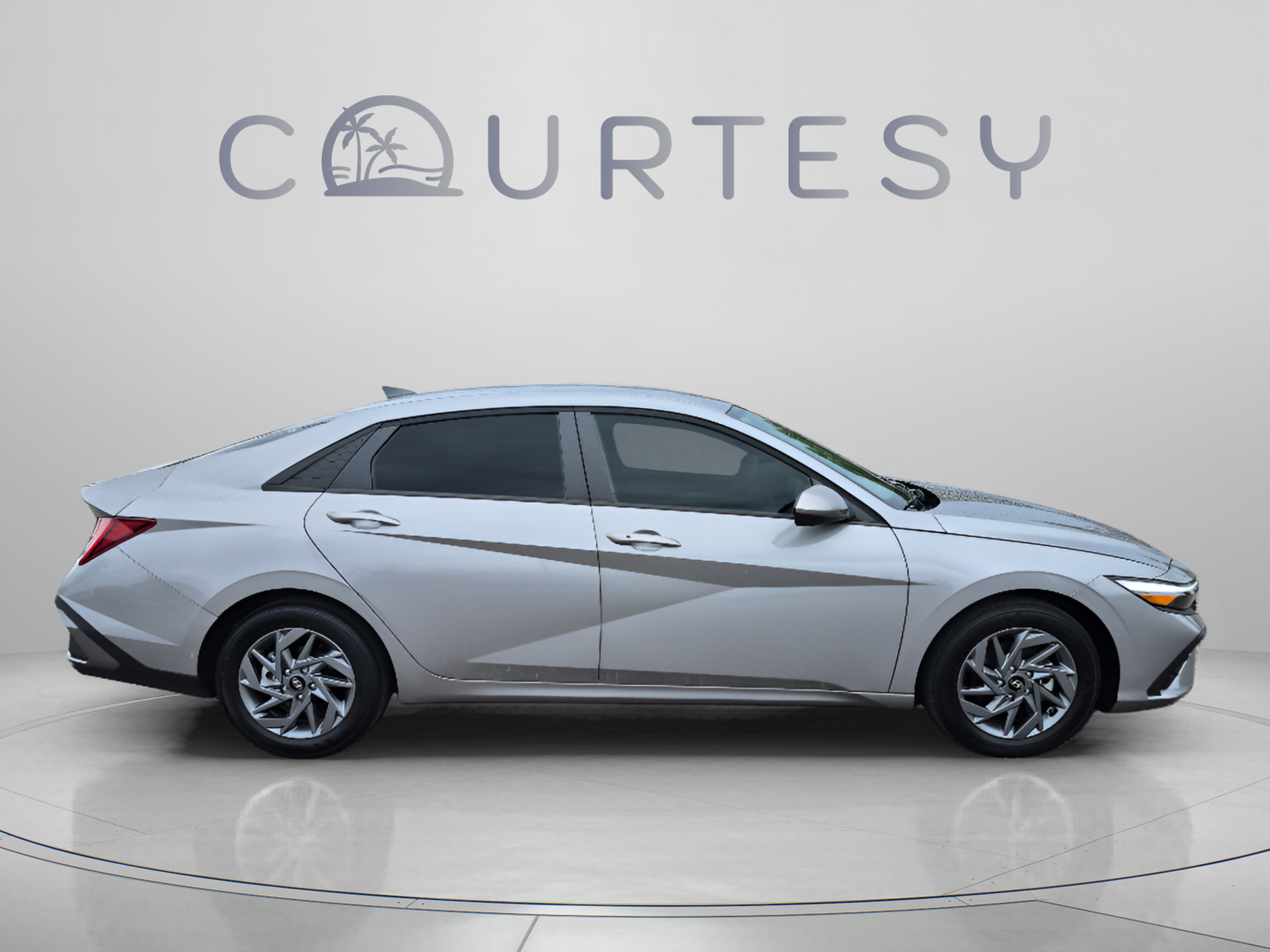 Certified 2025 Hyundai Elantra Hybrid w/ Cargo Package FWD image 6