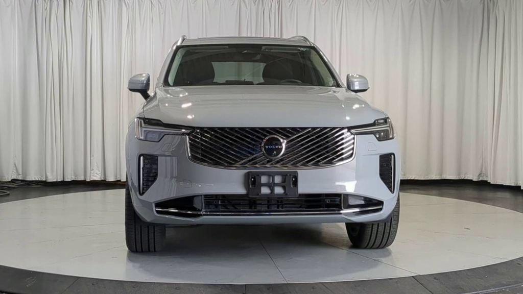 Used 2026 Volvo XC90 B5 Plus w/ Protection Package AWD/4WD image 3