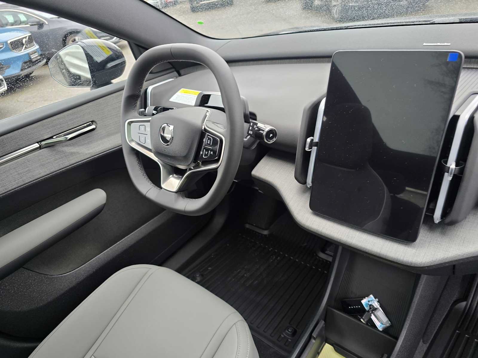 New 2026 Volvo EX30 Plus w/ Protection Package Premier AWD/4WD image 10