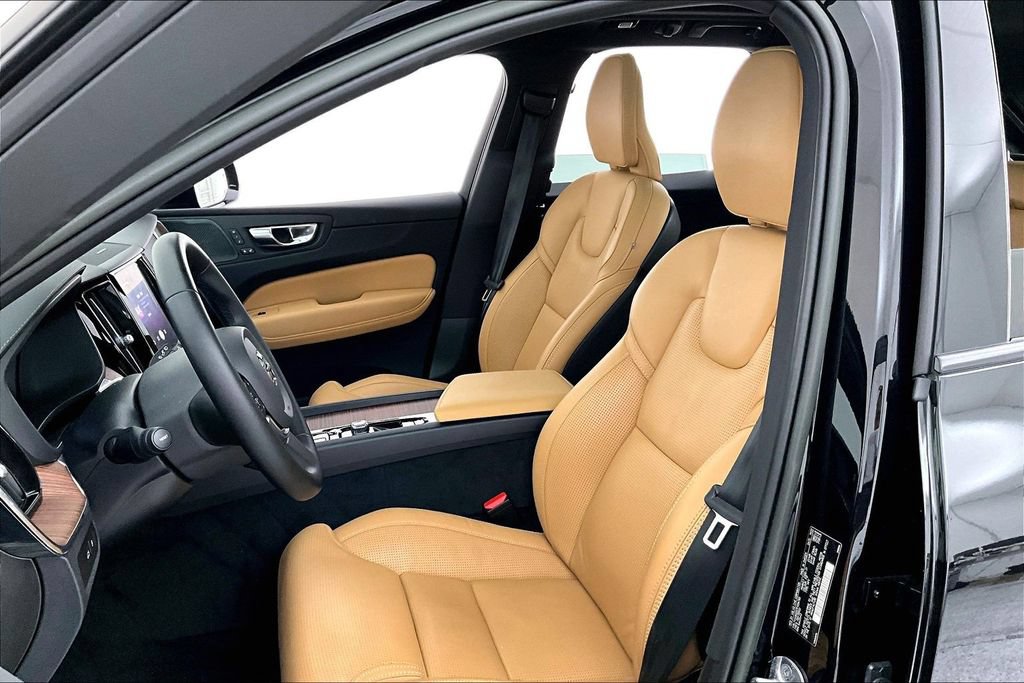 Used 2023 Volvo XC60 T8 Ultimate w/ Climate Package AWD/4WD image 34