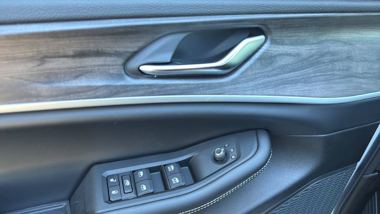New 2027 Jeep Grand Cherokee 4WD image 23