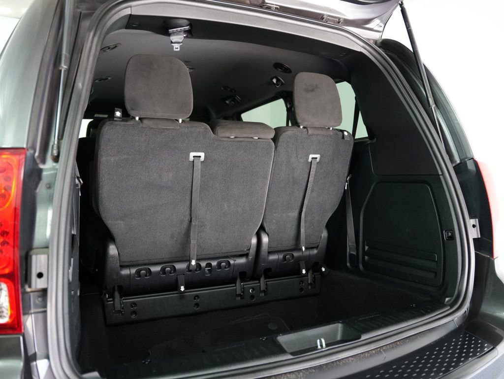 Used 2015 Dodge Grand Caravan SE image 27