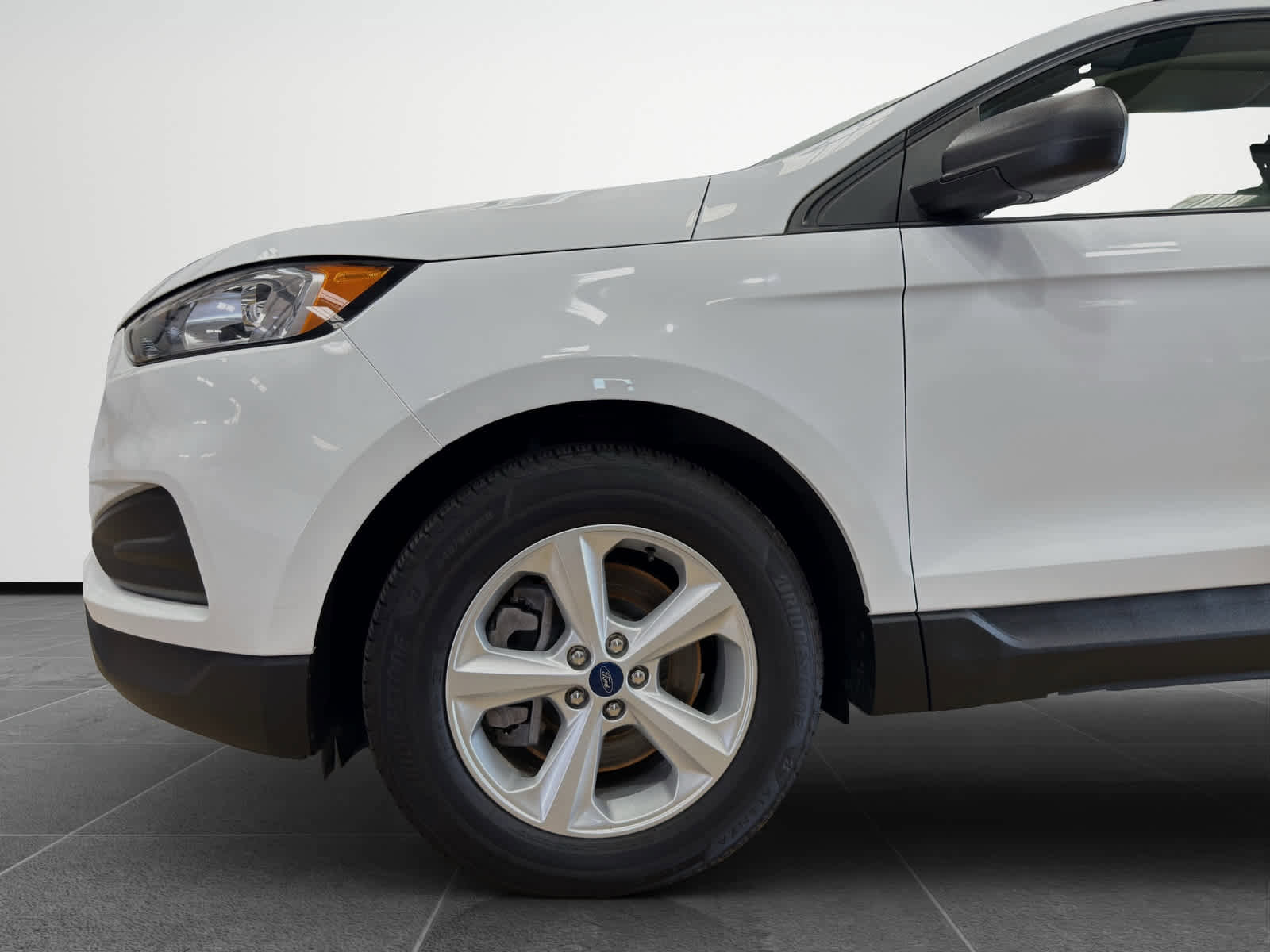 Used 2022 Ford Edge SE w/ Cargo Accessory Package image 9