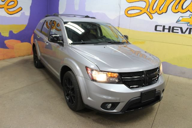 Used 2016 Dodge Journey SXT w/ Blacktop Package FWD image 2