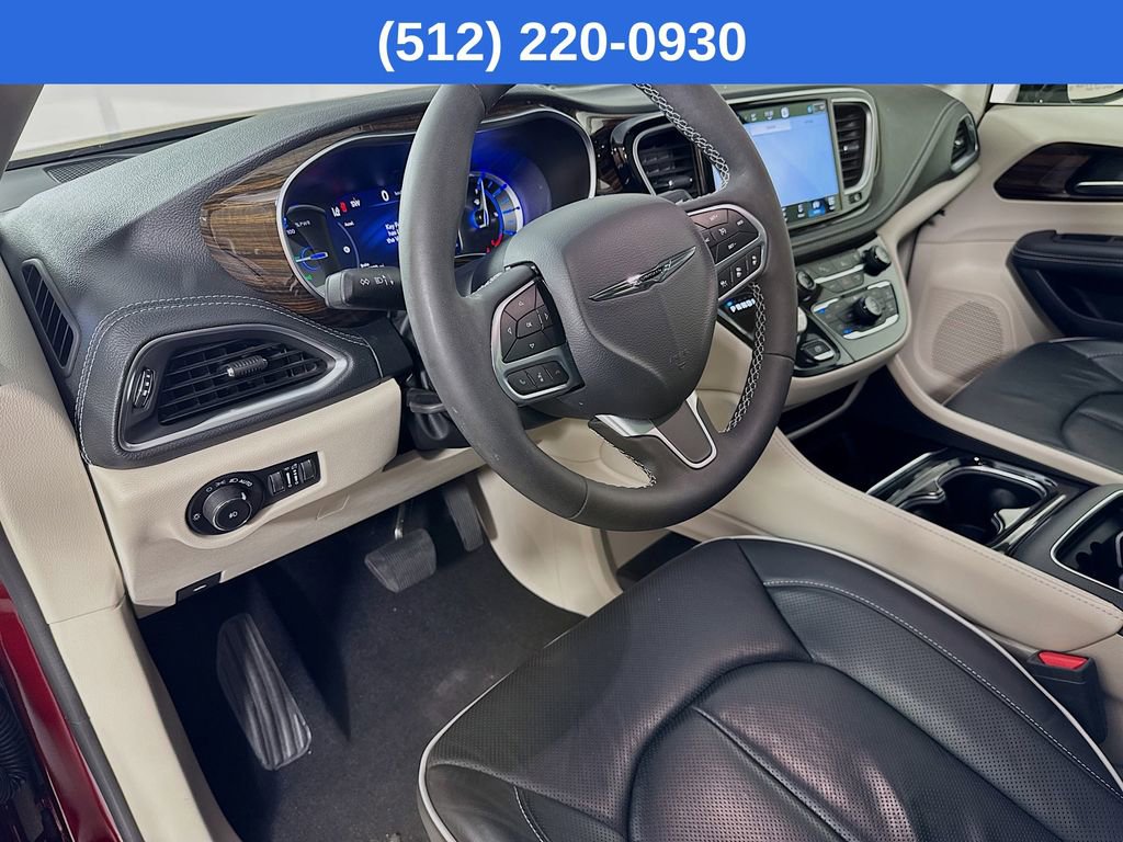 Used 2023 Chrysler Pacifica Limited image 10