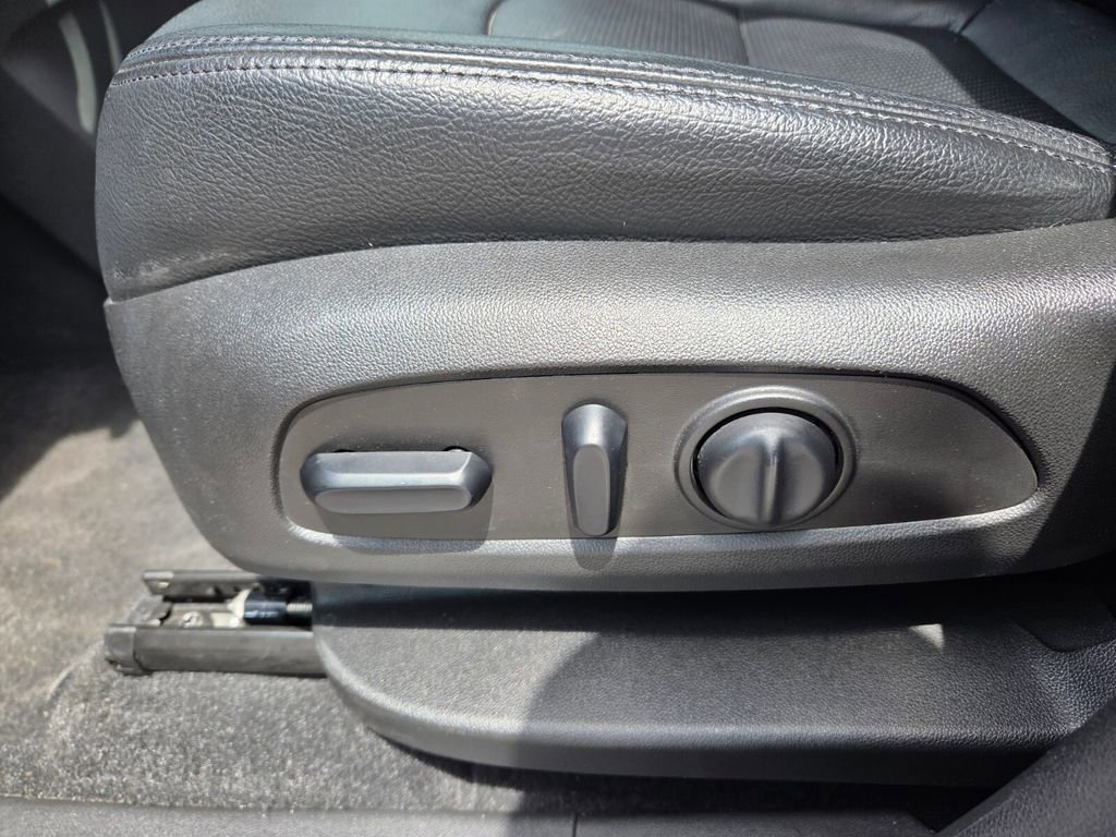 Used 2020 Chevrolet Equinox LT image 6