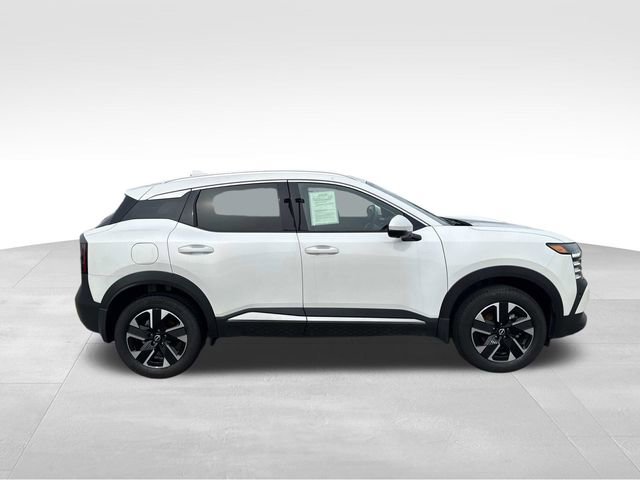 Used 2025 Nissan Kicks SR FWD image 11