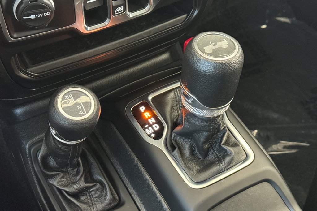 Used 2023 Jeep Wrangler Unlimited Sport AWD/4WD image 25