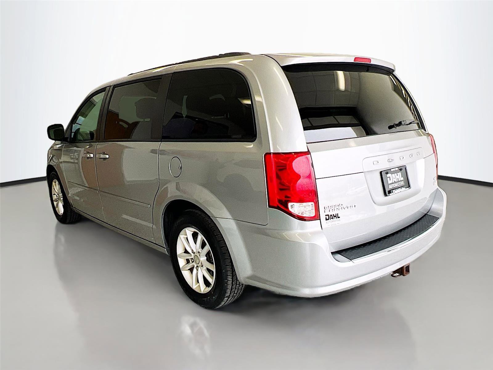 Used 2015 Dodge Grand Caravan SXT image 9