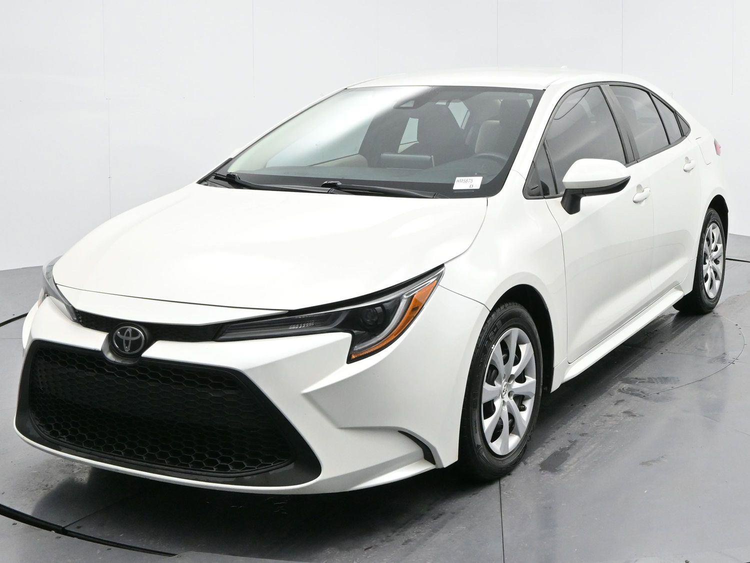 Used 2021 Toyota Corolla LE image 3