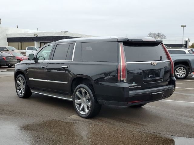 Used 2016 Cadillac Escalade ESV Luxury image 4