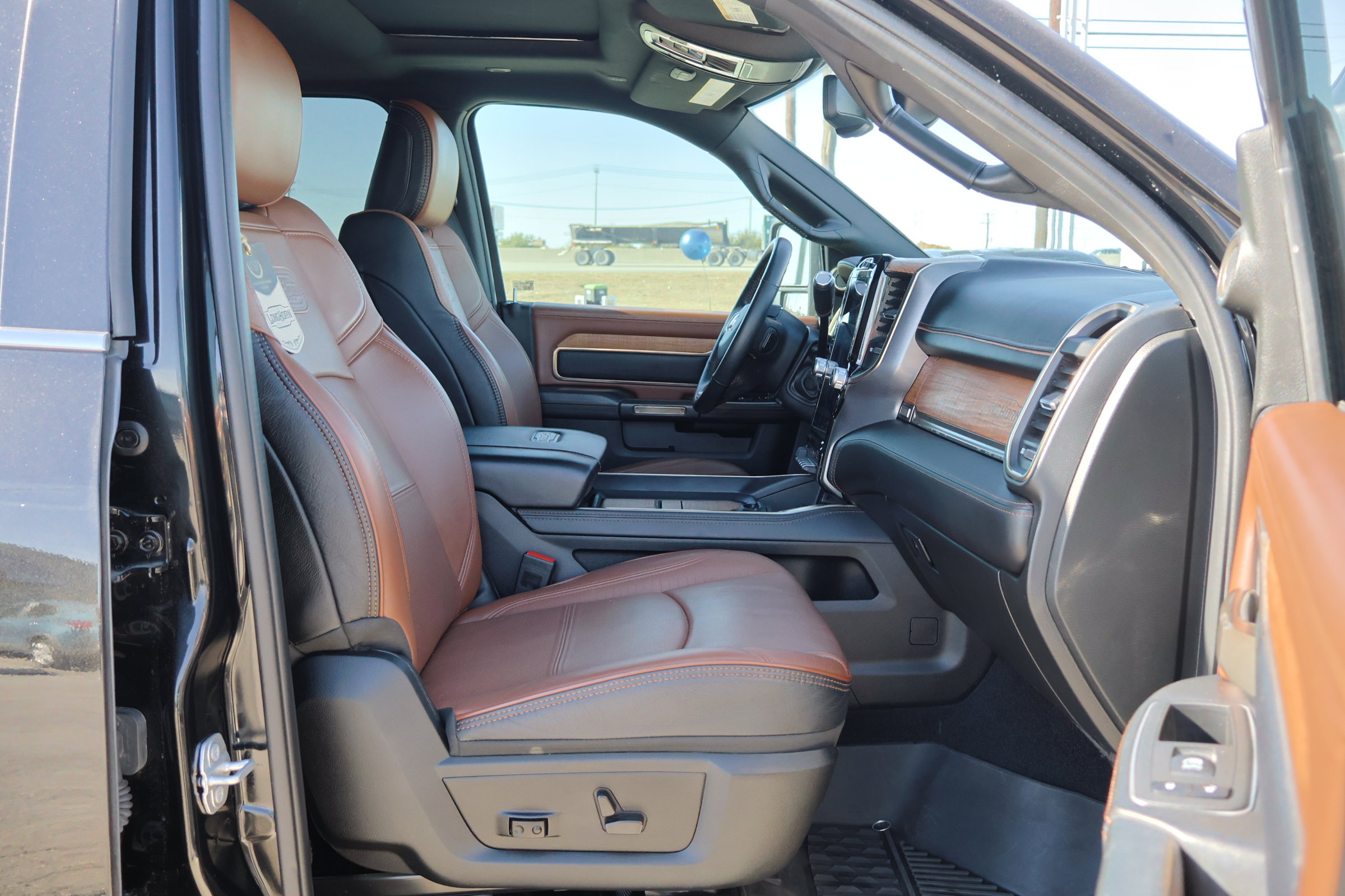 Used 2024 RAM 2500 Limited w/ Towing Technology Group image 31