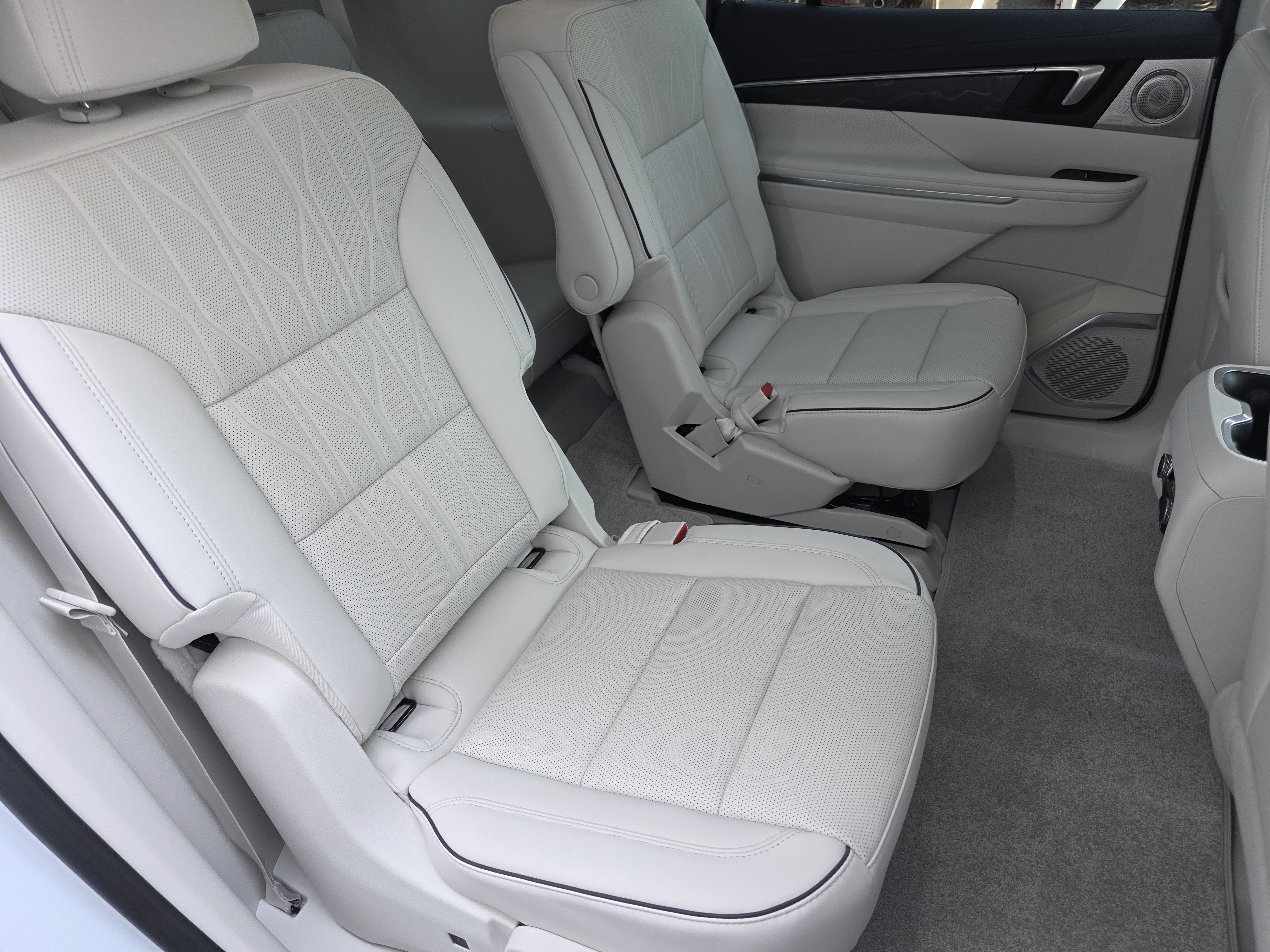 New 2027 Buick Enclave Avenir FWD image 47