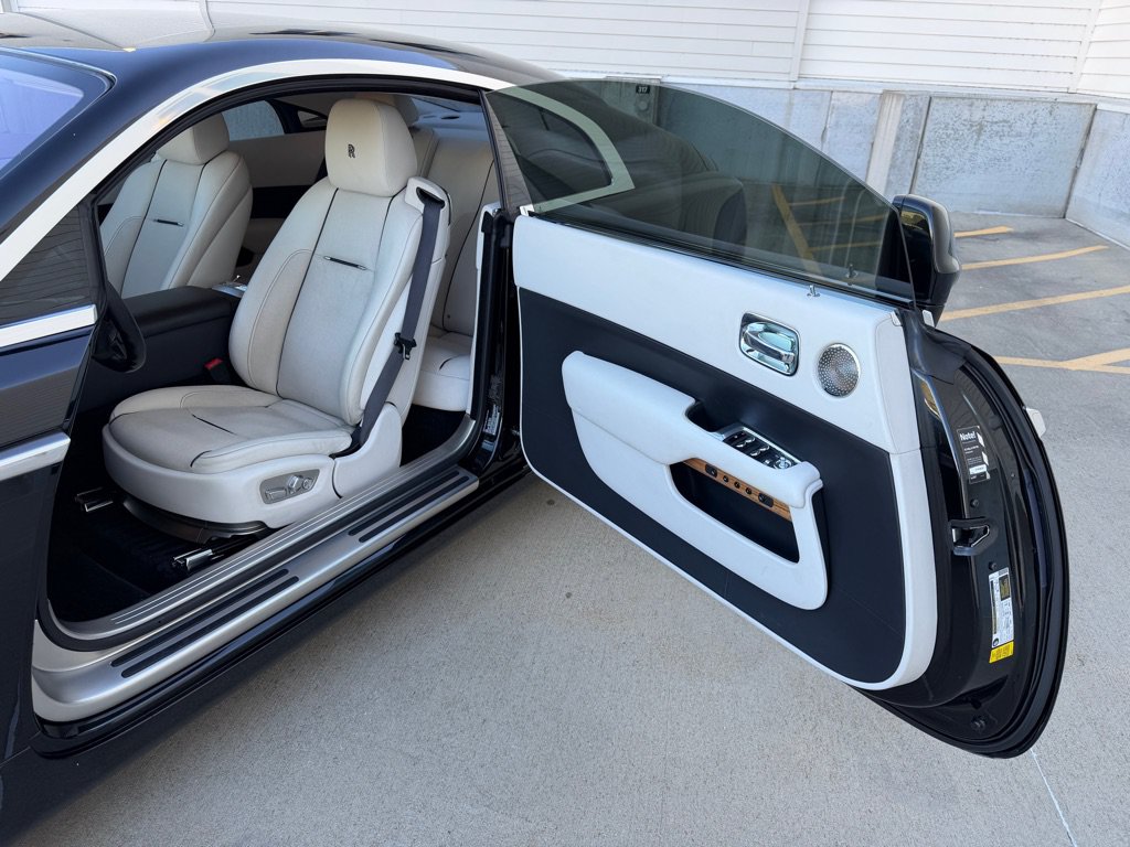 Used 2017 Rolls-Royce Wraith RWD image 13