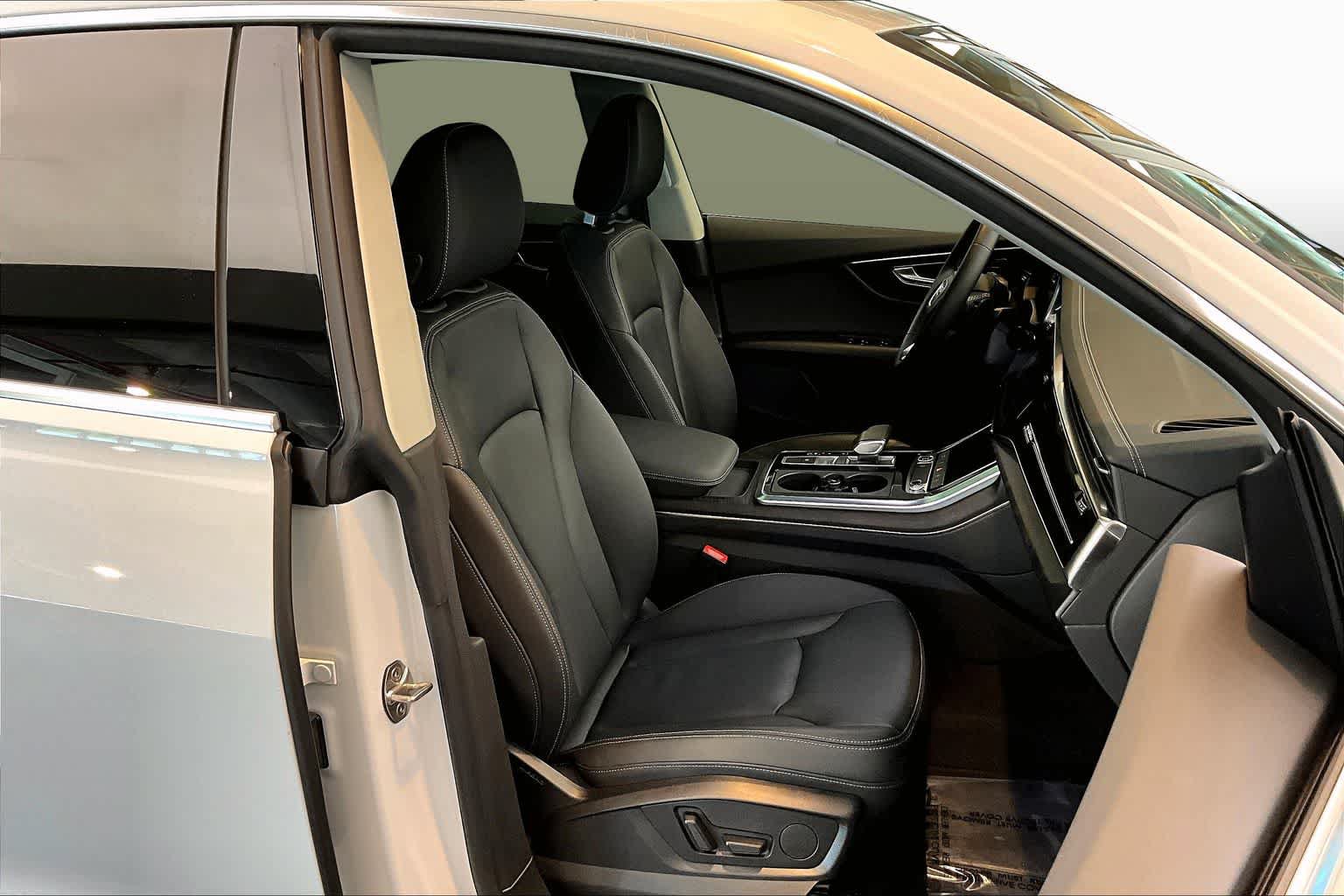 Used 2023 Audi Q8 Premium w/ Convenience Package AWD/4WD image 16