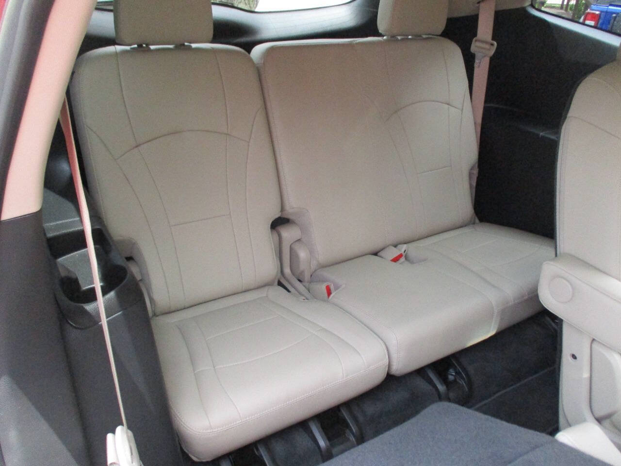Used 2020 Buick Enclave Essence w/ LPO, Luxury Package FWD image 29
