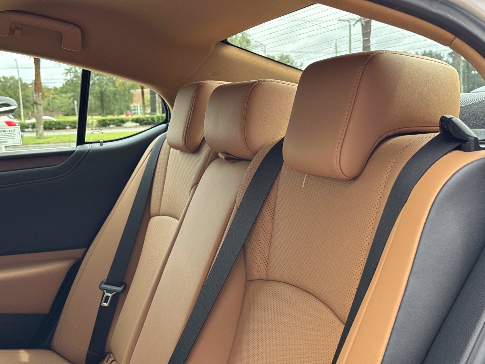 Used 2024 Lexus ES 350 w/ Premium Package FWD image 27
