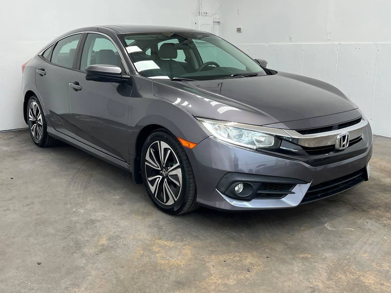 Used 2016 Honda Civic EX-T image 3