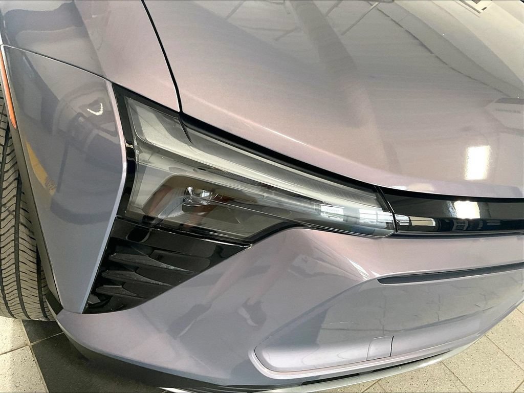 Used 2024 Chevrolet Blazer EV LT AWD/4WD image 32
