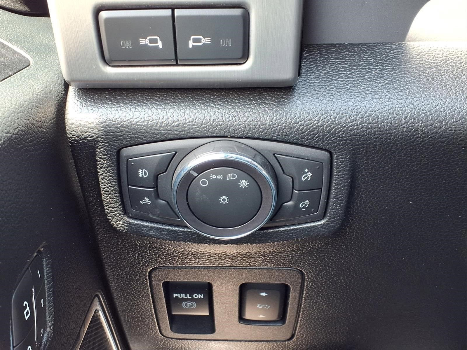 Used 2020 Ford F150 Platinum w/ Equipment Group 701A Luxury AWD/4WD image 23