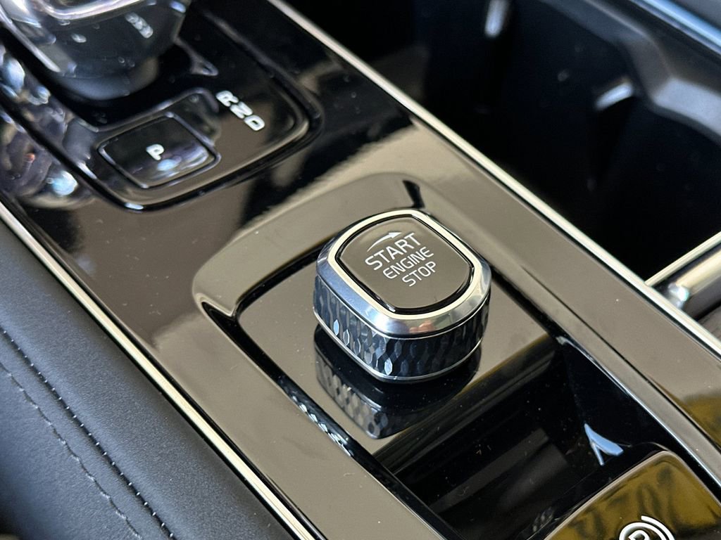 New 2026 Volvo XC90 B6 Ultra image 23