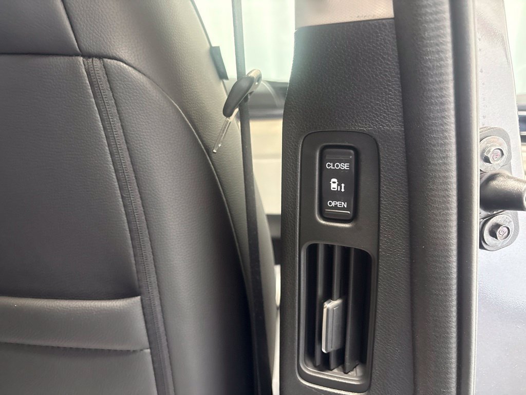 Used 2025 Honda Odyssey Elite image 20