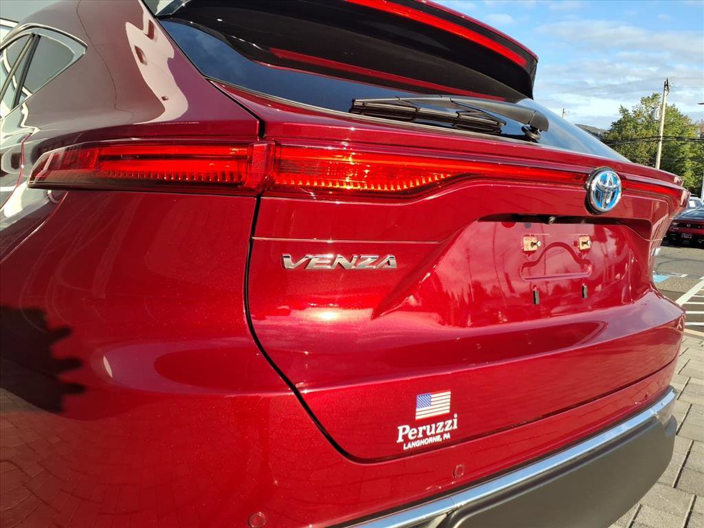 Used 2023 Toyota Venza Limited image 20